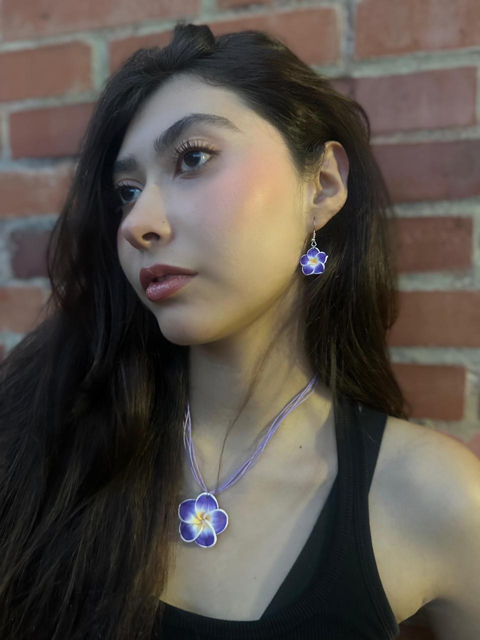 Set Floraura — Collar y Aretes Flor de Plumeria 🌺 Hecho a Mano