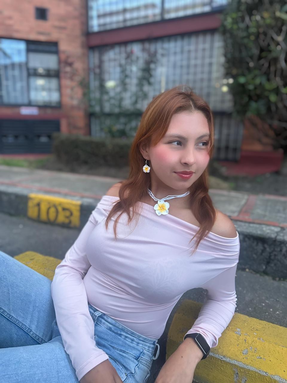 Set Floraura — Collar y Aretes Flor de Plumeria 🌺 Hecho a Mano
