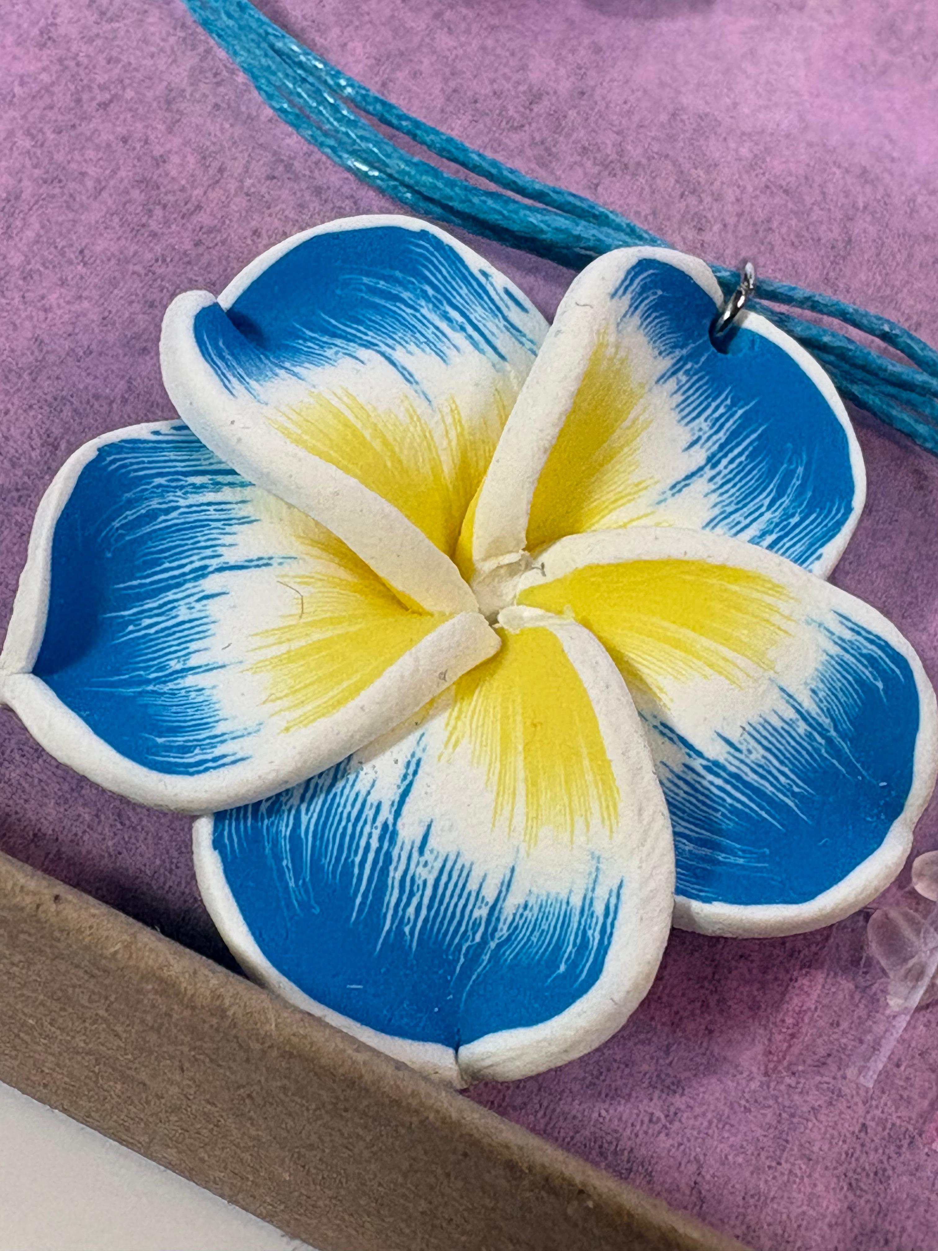 Set Floraura — Collar y Aretes Flor de Plumeria 🌺 Hecho a Mano
